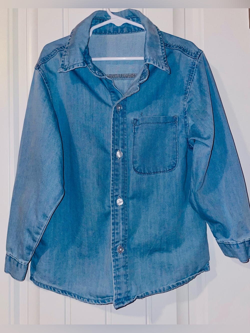 Girls Size 5/6 Chambray Denim Button Down Shirt Long Sleeve Size 120